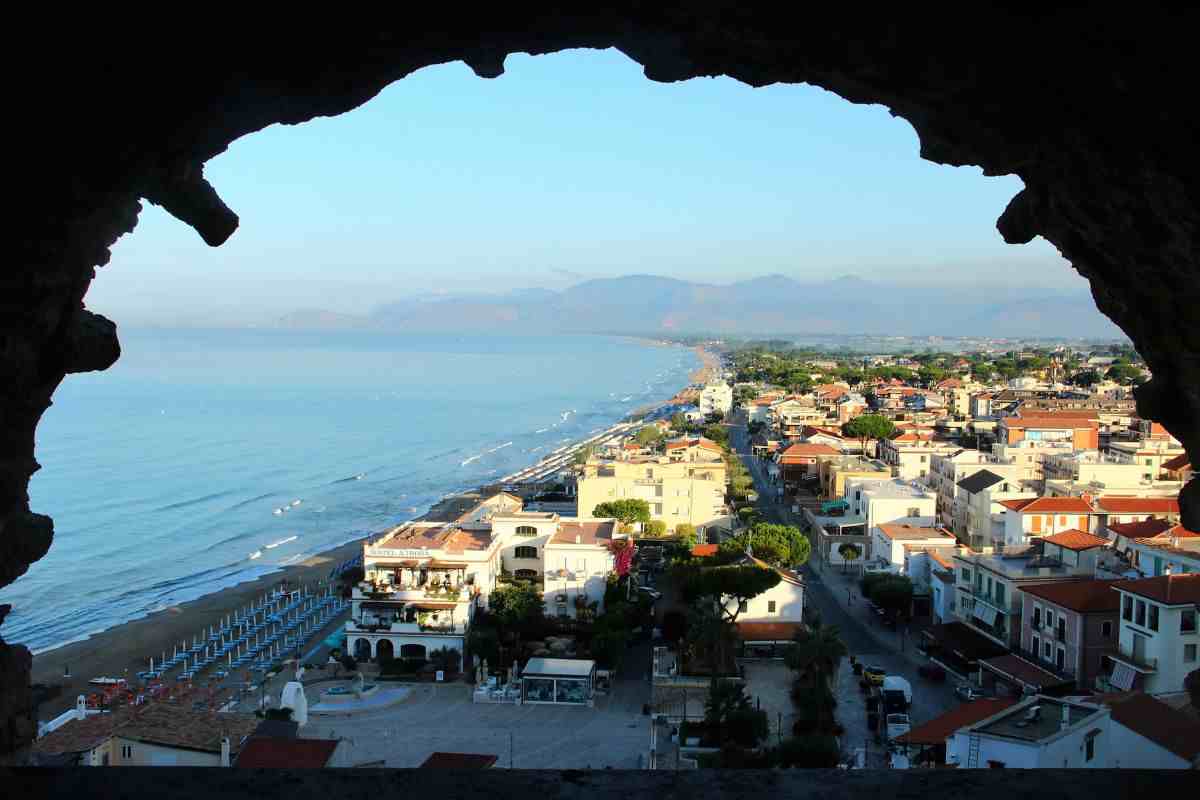 mare sperlonga località turistica